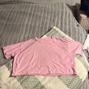 Free people movement cropped shirt 🩷